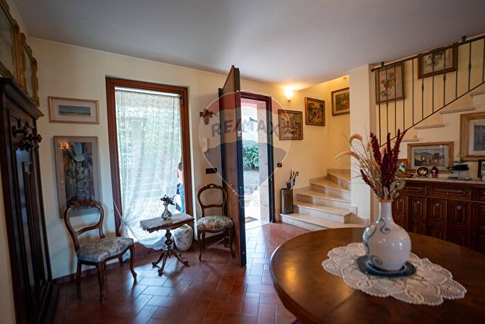 Casa con 10 locali in vendita in Lanciano