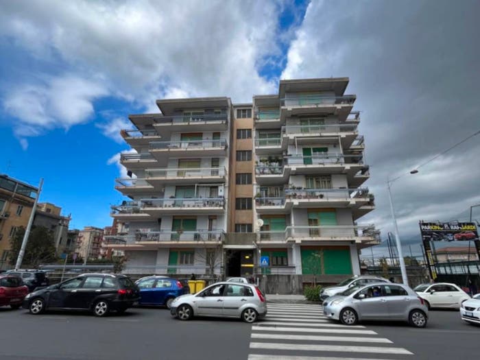 Appartamento con 5 locali in vendita in Viale Mario Rapisardi, Rapisardi, Catania