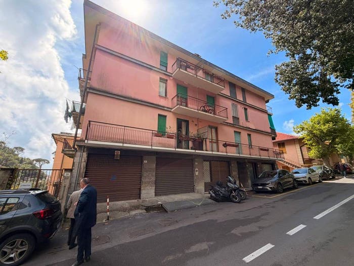 Appartamento trilocale in vendita in Via Giovanni Bettolo, Centro, Camogli