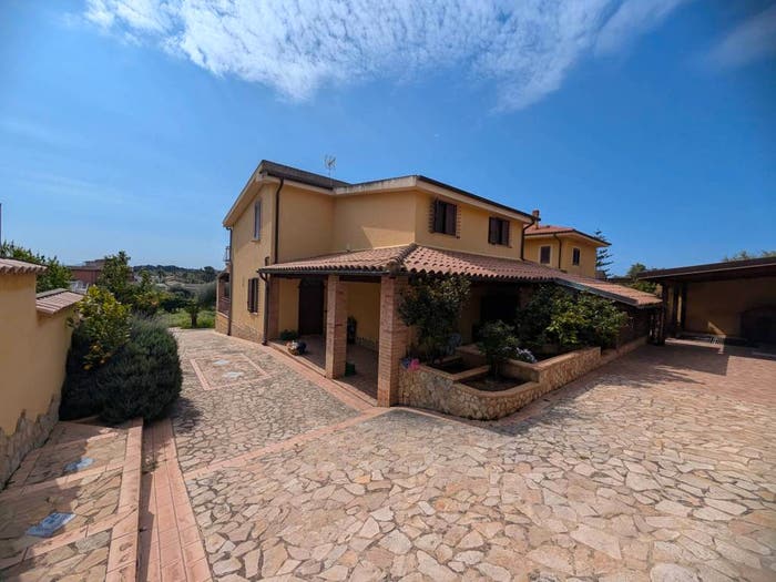 Casa con 6 locali in vendita in Via degli Ulivi, San Leone Villaseta Villaggio, Agrigento