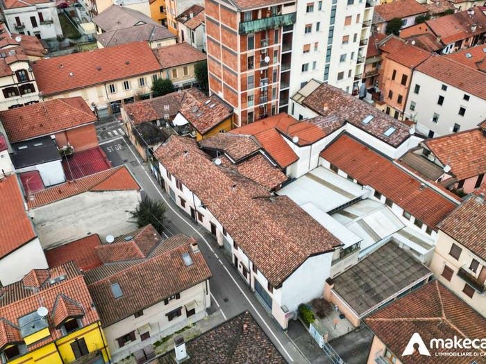 Casa con 6 locali in vendita in via VIII Giugno, Melegnano