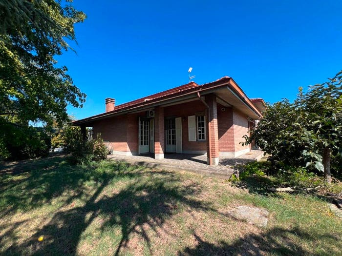 Casa con 6 locali in vendita in Via Ville, Guastalla