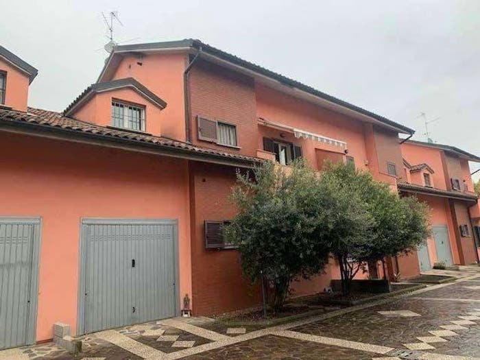 Casa quadrilocale in vendita in Via Emilio Lussu, Landriano