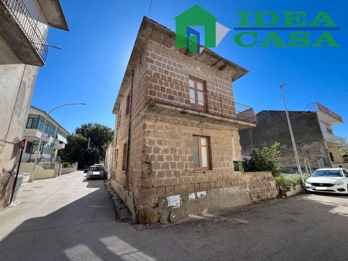 Casa quadrilocale in vendita in Via Rocco, Camigliano