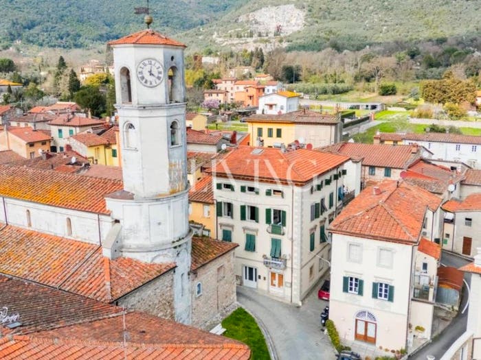 Appartamento con 6 locali in vendita in Via Carlo Barsotti, Santa Maria del Giudice, Lucca