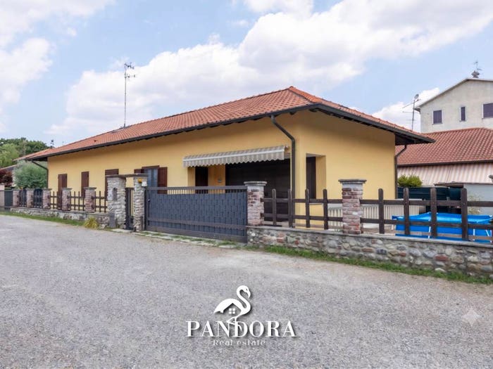 Casa con 6 locali in vendita in Via San Caterina, Centro, Lonate Pozzolo