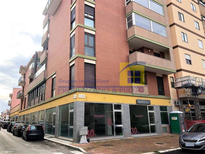 Appartamento quadrilocale in vendita in Via Marco Aurelio, Commenda, Brindisi
