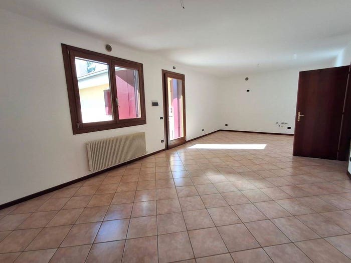 Appartamento trilocale in vendita in Vicolo Mons Ferruccio Condotta, Spresiano