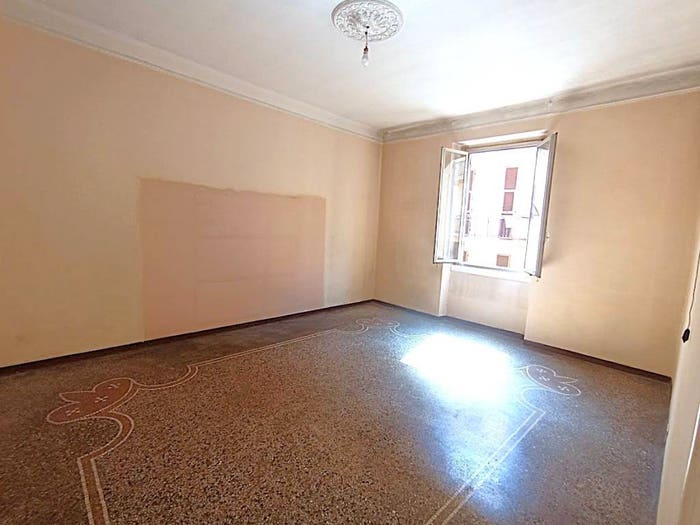 Appartamento trilocale in vendita in Corso Luigi Andrea Martinetti, Sampierdarena, Genova