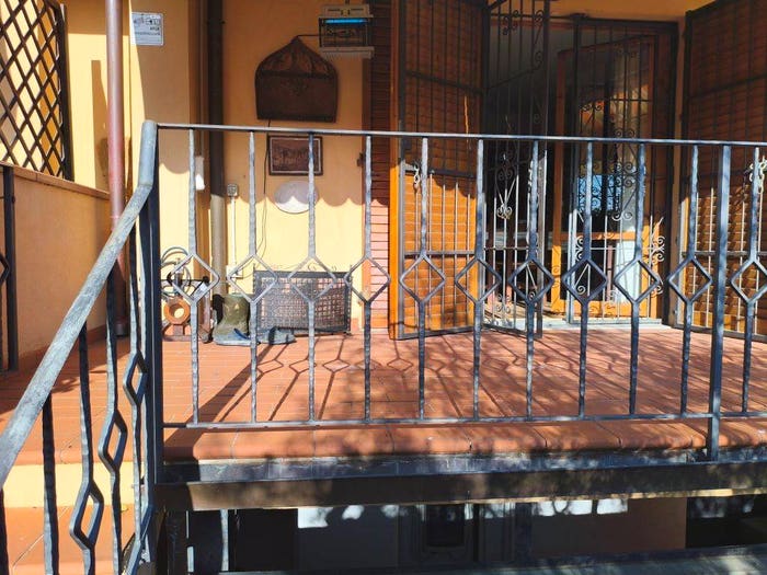 Casa con 6 locali in vendita in Via Val di Pesa, Lastra a Signa