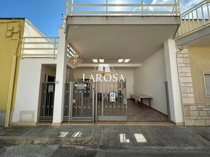 Casa con 6 locali in vendita in Via Giuseppe Garibaldi, San Foca, Melendugno