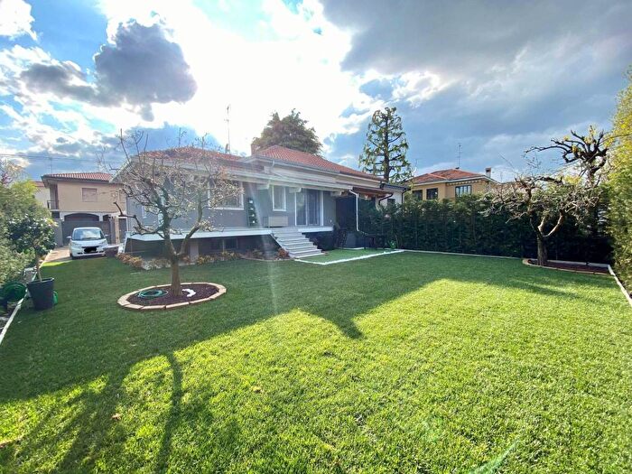 Casa quadrilocale in vendita in Via Masaccio, Centro, Nerviano
