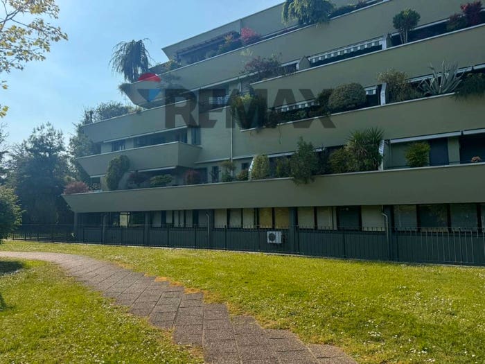 Appartamento quadrilocale in vendita in Via Papa Giovanni XXIII, Centro, Nerviano