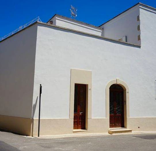 Casa con 6 locali in vendita in Viale Santa Lucia, Martano