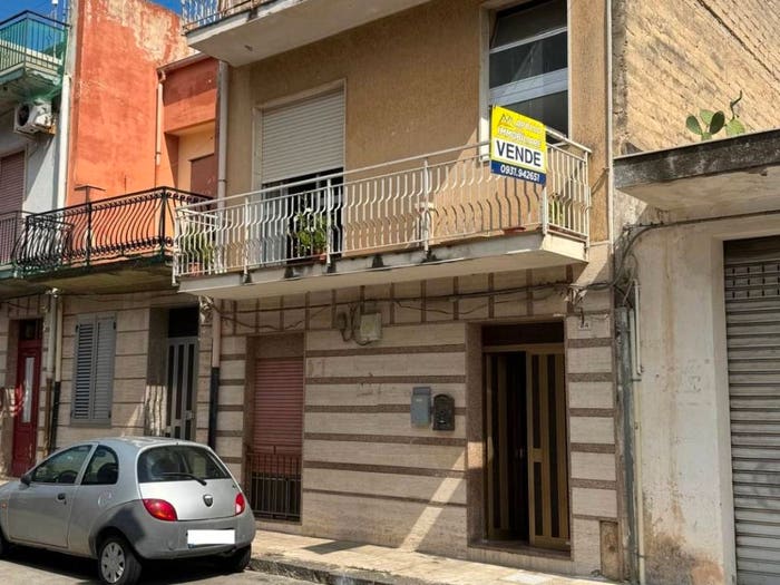 Appartamento trilocale in vendita in Floridia
