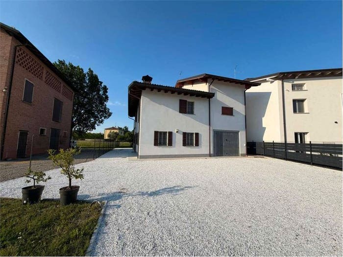 Casa con 6 locali in vendita in Strada Albareto, Albareto Mulini Nuovi, Modena