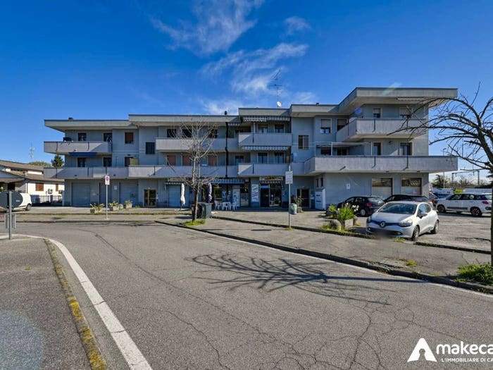 Appartamento trilocale in vendita in Via de Gasperi, Riozzo, Cerro al Lambro