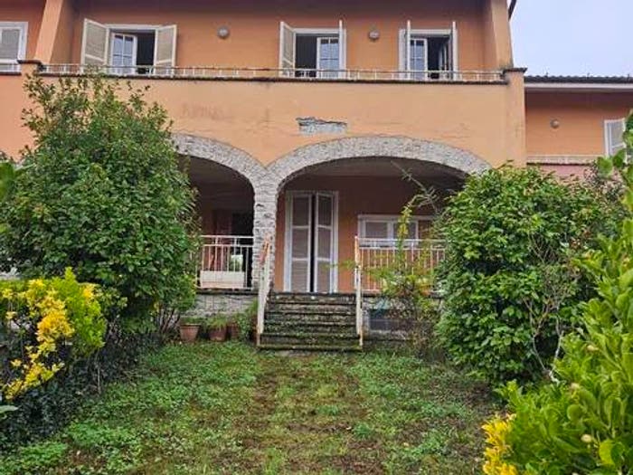 Casa con 6 locali in vendita in Viale Giacomo Matteotti, Canepina