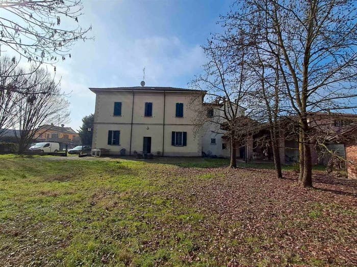 Casa con 6 locali in vendita in Borgonovo Valtidone, Borgonovo Val Tidone