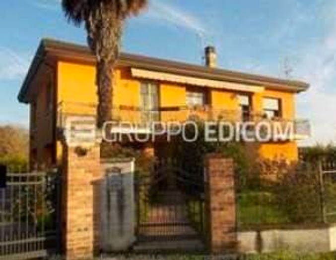 Appartamento con 6 locali in vendita in Via Riva di Fiume a, Zona Manfredini Rivadolmo Pesare, Este