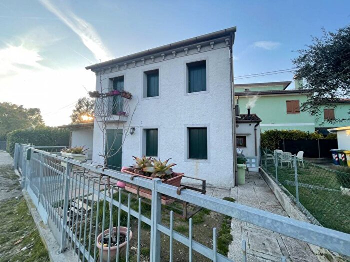 Casa bilocale in vendita in Cervarese Santa Croce