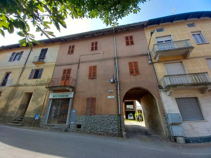 Casa con 6 locali in vendita in Montafia