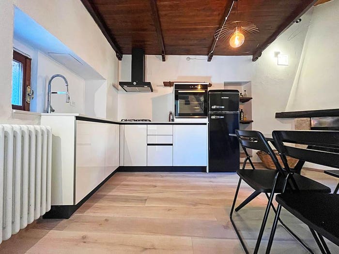 Casa bilocale in vendita in Via Principe Umberto, Santo Stefano di Sessanio