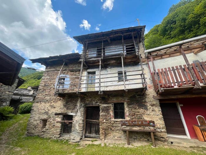 Casa quadrilocale in vendita in Borgata Combina, San Germano Chisone
