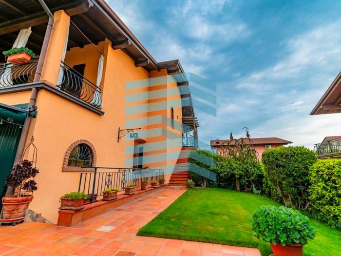 Casa con 6 locali in vendita in Via Amerigo Vespucci, Centro, Padenghe sul Garda