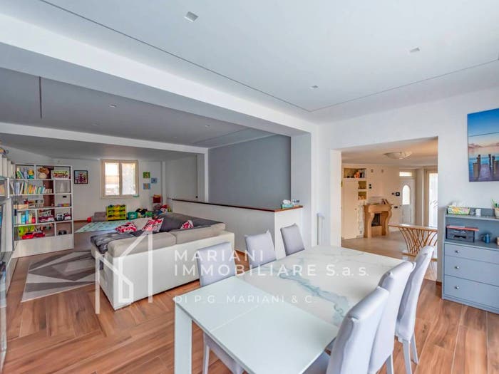 Appartamento con 5 locali in vendita in Via Goffredo Mameli, Morazzone