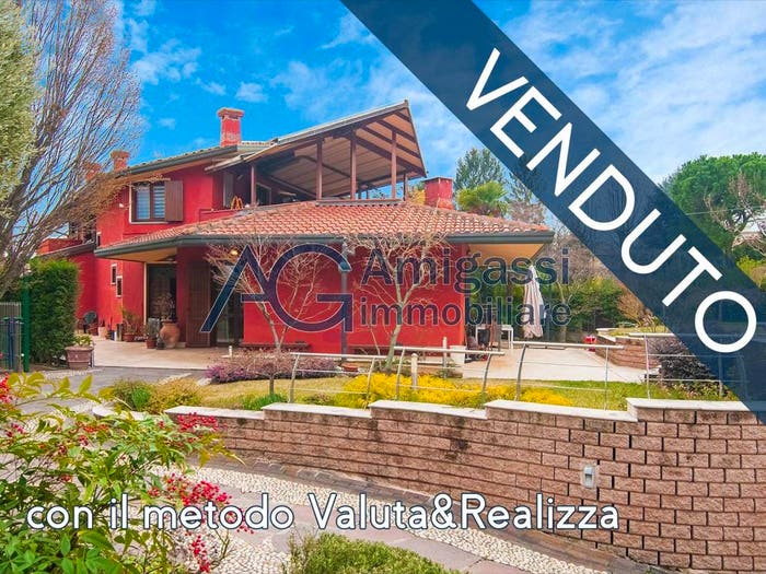 Casa con 6 locali in vendita in Via Gennaro Sora, Calusco d'Adda