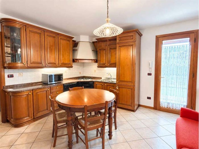 Appartamento trilocale in affitto in Via Zoppé, San Fior Di Sotto, San Fior