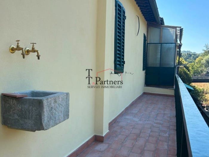 Appartamento con 5 locali in vendita in Via delle Cave di Monteripaldi, Cinque Vie, Firenze