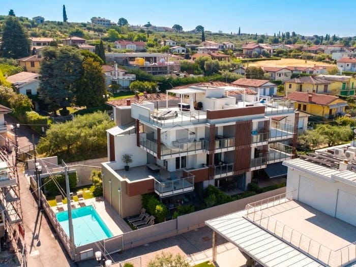 Appartamento trilocale in vendita in Via Galvani, Centro, Bardolino