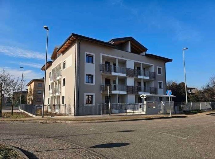 Appartamento trilocale in vendita in via Guglielmo Marconi snc, Casorate Primo