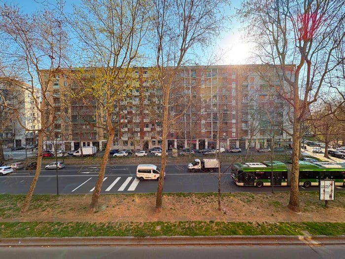 Appartamento trilocale in vendita in Viale Pisa, Piazzale Siena, Milano