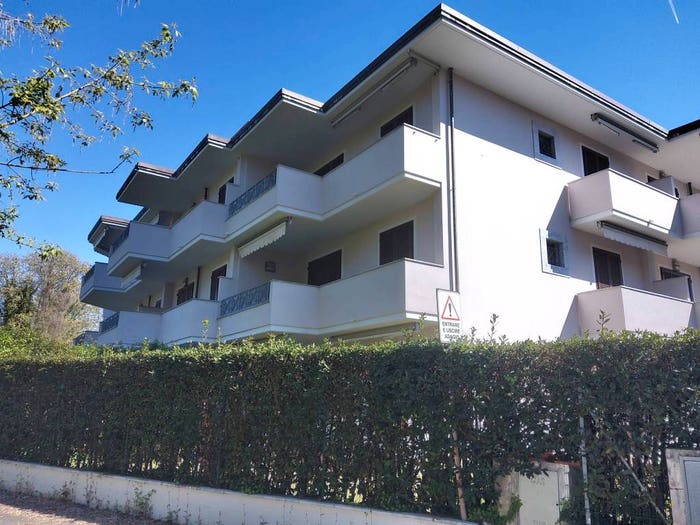Appartamento quadrilocale in vendita in Via delle Cateratte, Cinquale, Montignoso