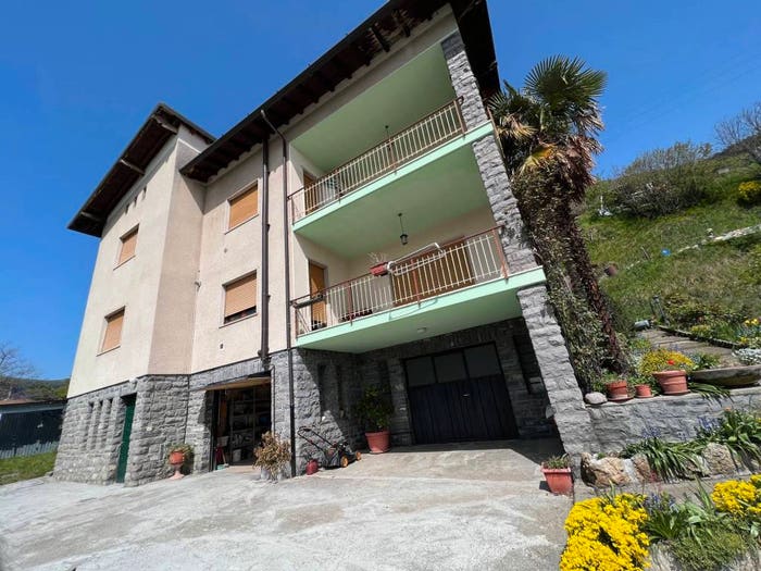 Casa quadrilocale in vendita in Via degli Alpini, Vigolo