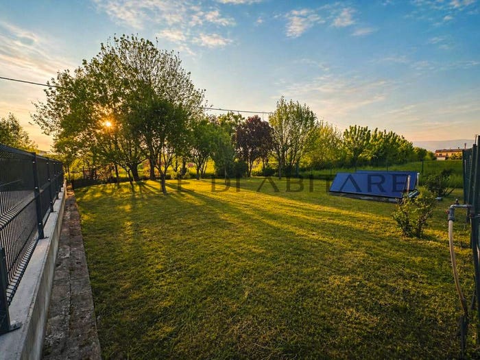 Casa con 6 locali in vendita in Via Caprera, Centro, Dueville