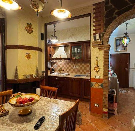 Appartamento trilocale in vendita in Centro, Piombino