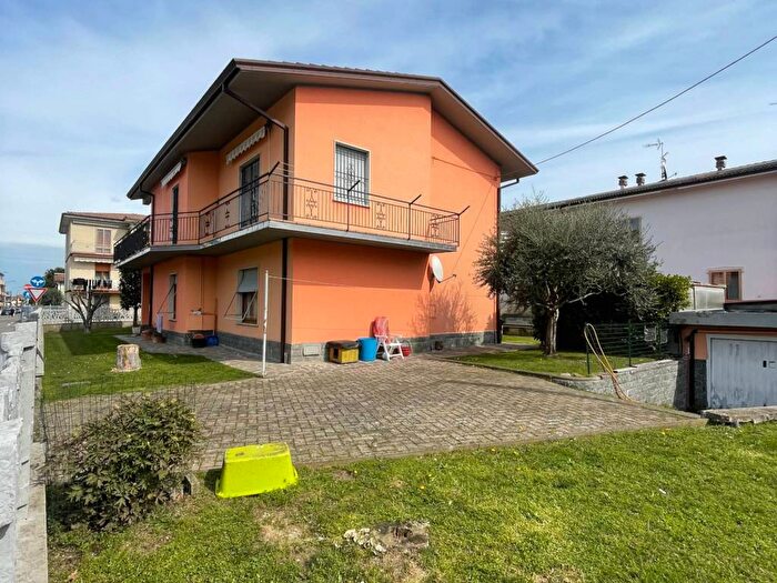 Casa con 6 locali in vendita in Via Alcide De Gasperi, Centro, Carpaneto Piacentino
