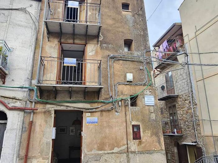 Casa con 6 locali in vendita in Corso Vittorio Emanuele No Number, Collesano