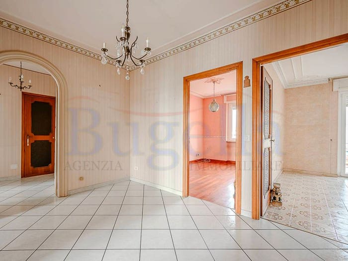 Appartamento con 5 locali in vendita in Viale Giancarlo Pajetta, Centro, Cossato