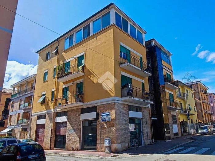 Appartamento quadrilocale in vendita in Via Verdi, Ascoli Piceno
