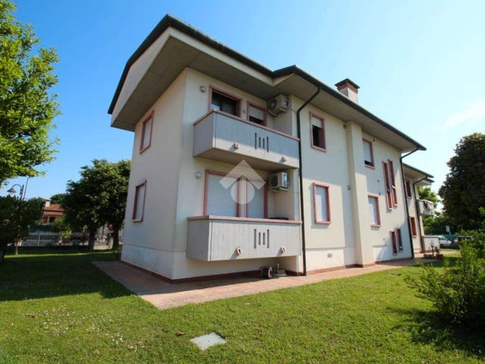 Appartamento quadrilocale in vendita in Via Lissaro, Centro, Campodoro