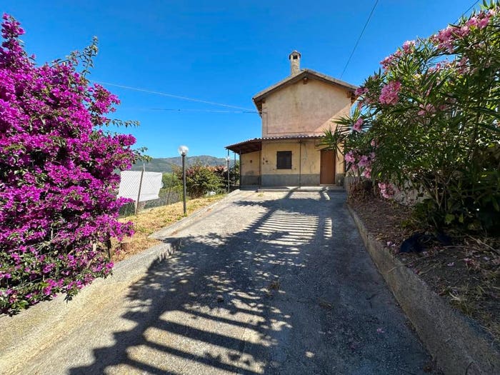 Casa quadrilocale in vendita in Via Ernesto Che Guevara, Centro, Albenga