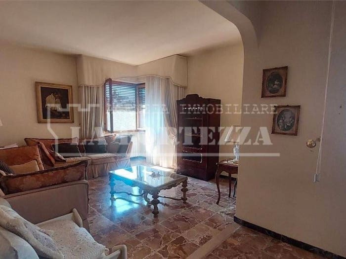 Appartamento con 5 locali in vendita in Via Nazario Sauro, Porta a Lucca, Pisa