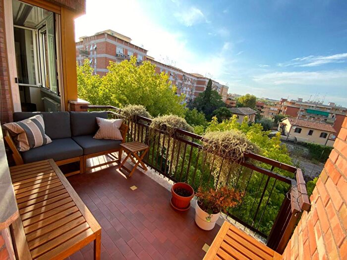 Appartamento quadrilocale in vendita in Via Leonardo Greppi, Portuense, Roma