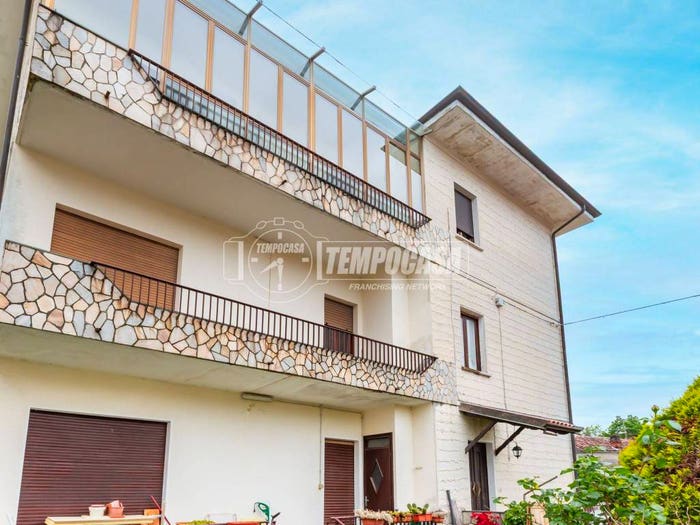 Appartamento quadrilocale in vendita in Via Taravellera, Centro, Giaveno