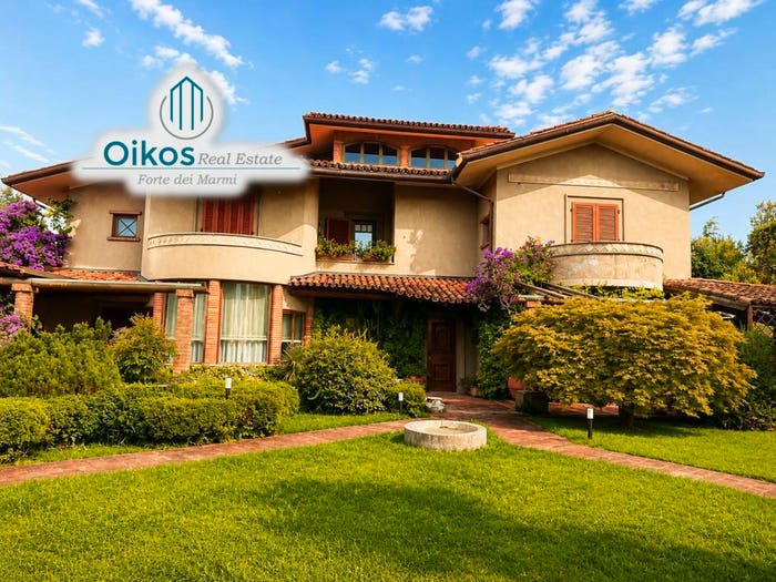 Casa con 6 locali in vendita in Via Lorenzo Giglioli, Caranna, Forte dei Marmi